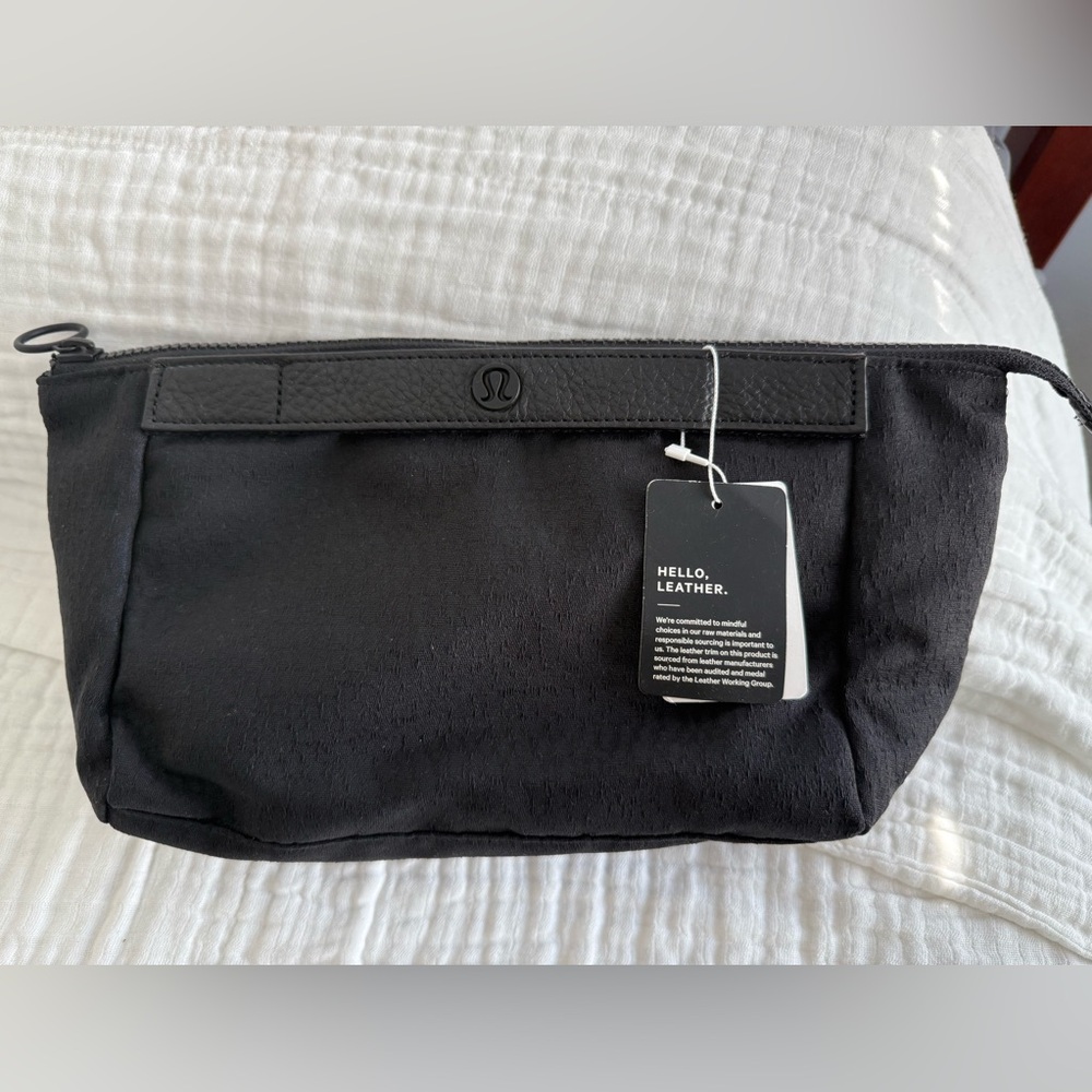 NWT Lululemon Travel Easy Kit 4.5L